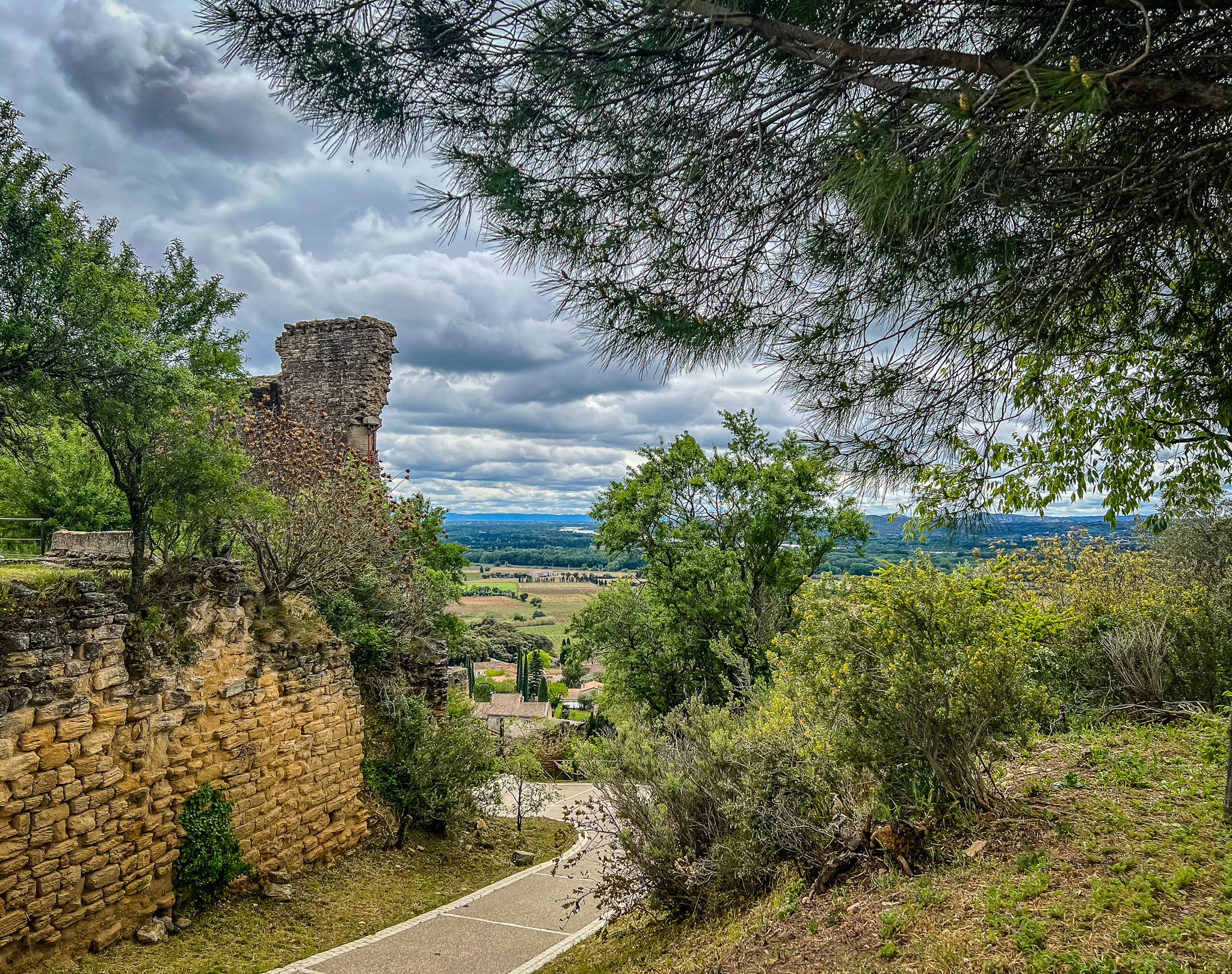 🇫🇷 A Perfect Day Trip to Châteauneuf du Pape, France