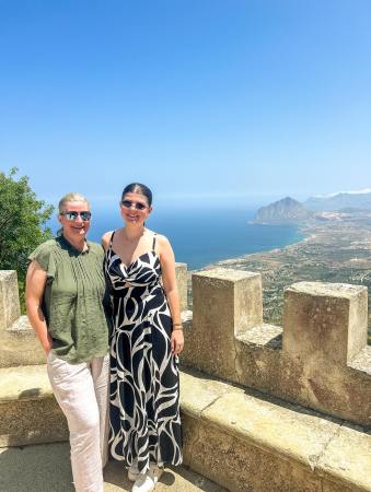 🇮🇹 Erice, Sicily: Cats, Granita, and a Sweater?
