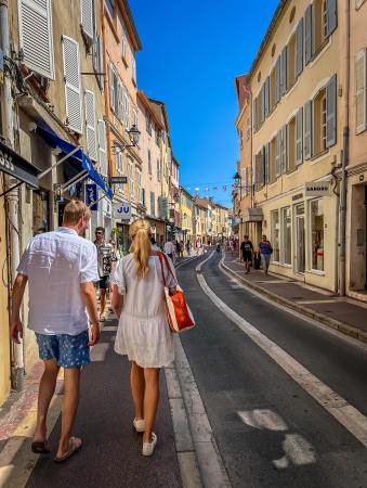 🇫🇷 How to Enjoy Saint-Tropez When You’re Sick. Hint: You Can’t