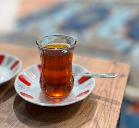🍷 🇹🇷 What to Drink in Istanbul: A Sip-by-Sip Guide to Turkish Drinks Culture
